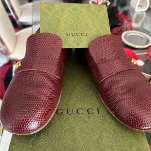Gucci kids Burgundy Textured Loafers